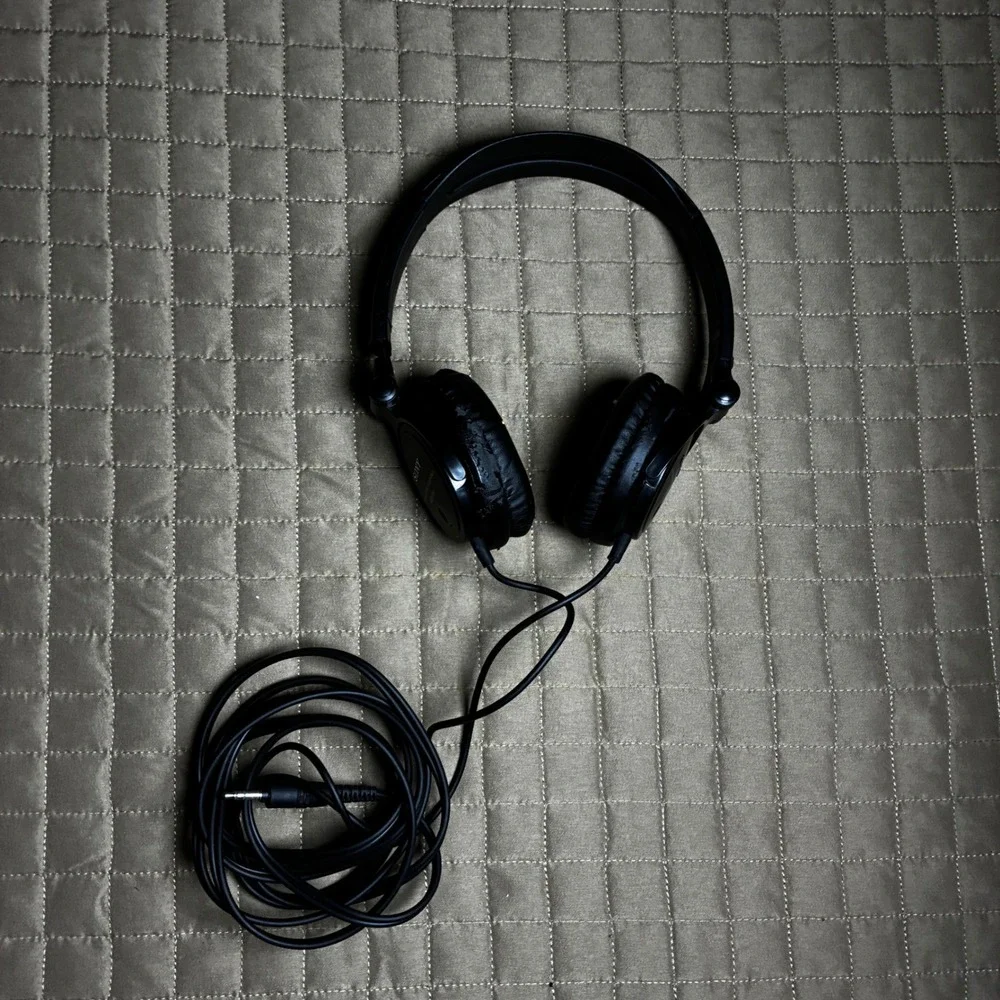 Sony MDR-V150 Studio Monitor Wired Headphones Black DJ Monitoring MDRV150